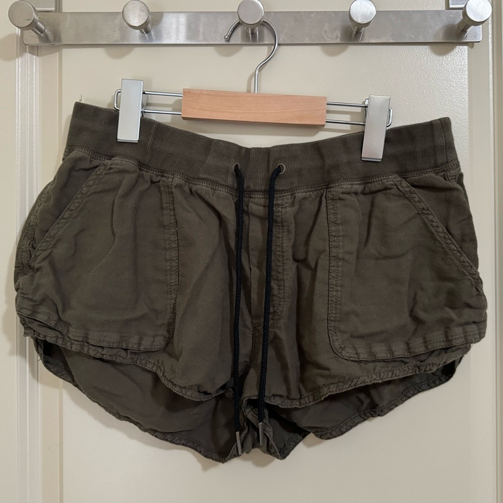 Community Shorts - Olive Green Shortie